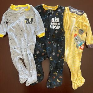 15 Baby Boy Sleep n Plays Bundle 0-3 months with hats and mittens